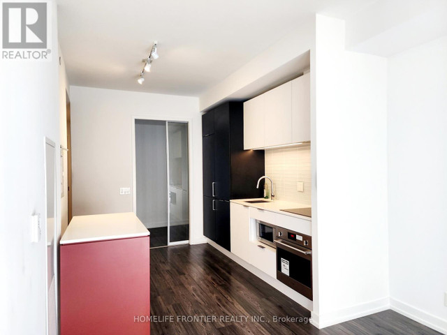 #717 -33 HELENDALE AVE Toronto, Ontario in Condos for Sale in City of Toronto - Image 4