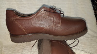 Men shoes, PW Minor - Lord Pillow Back, New (make an offer)