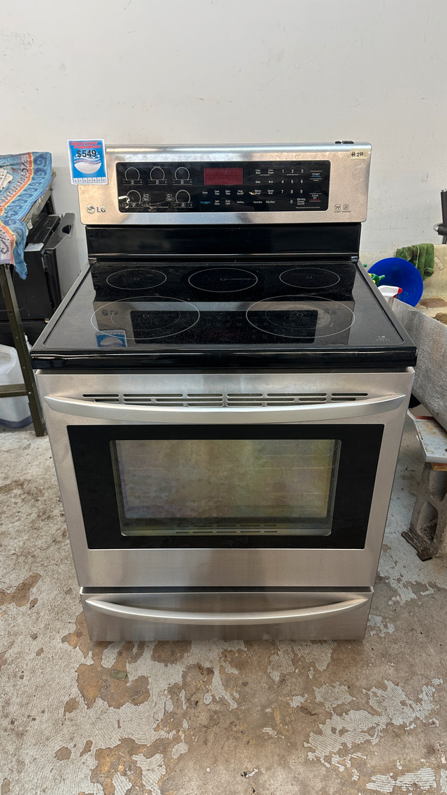 3210- CUISINIÉRE LG vitrocéramique acier inox Stainless stove dans Cuisinières, fours et fourneaux  à Ville de Montréal