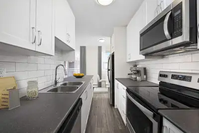 2 Bedroom Apartment for Rent - 500 Glenelm Crescent