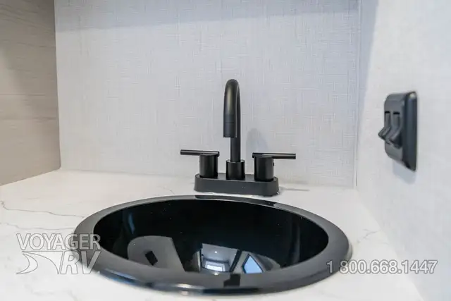 2026 Grand Design Serenova 150HL in Travel Trailers & Campers in Kelowna - Image 15