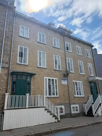 418-655-8281 À voir au 31 Avenue Sainte-Geneviève, appartement #0, beau grand 2 1/2 situé au sous-so...