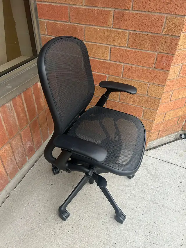 Knoll Chadwick Ergonomic Chair – Global Malaga Ergonomic Chair! in Chairs & Recliners in Mississauga / Peel Region - Image 3