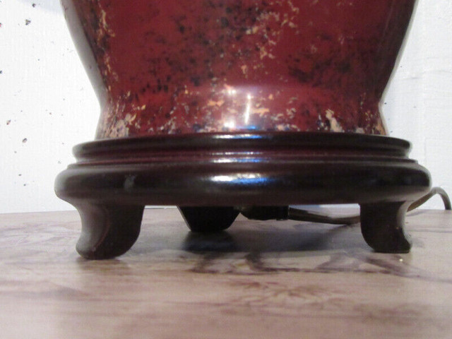Oriental Style Large Ceramic Table Lamp with Original Shade dans Autre  à Ville de Montréal - Image 4