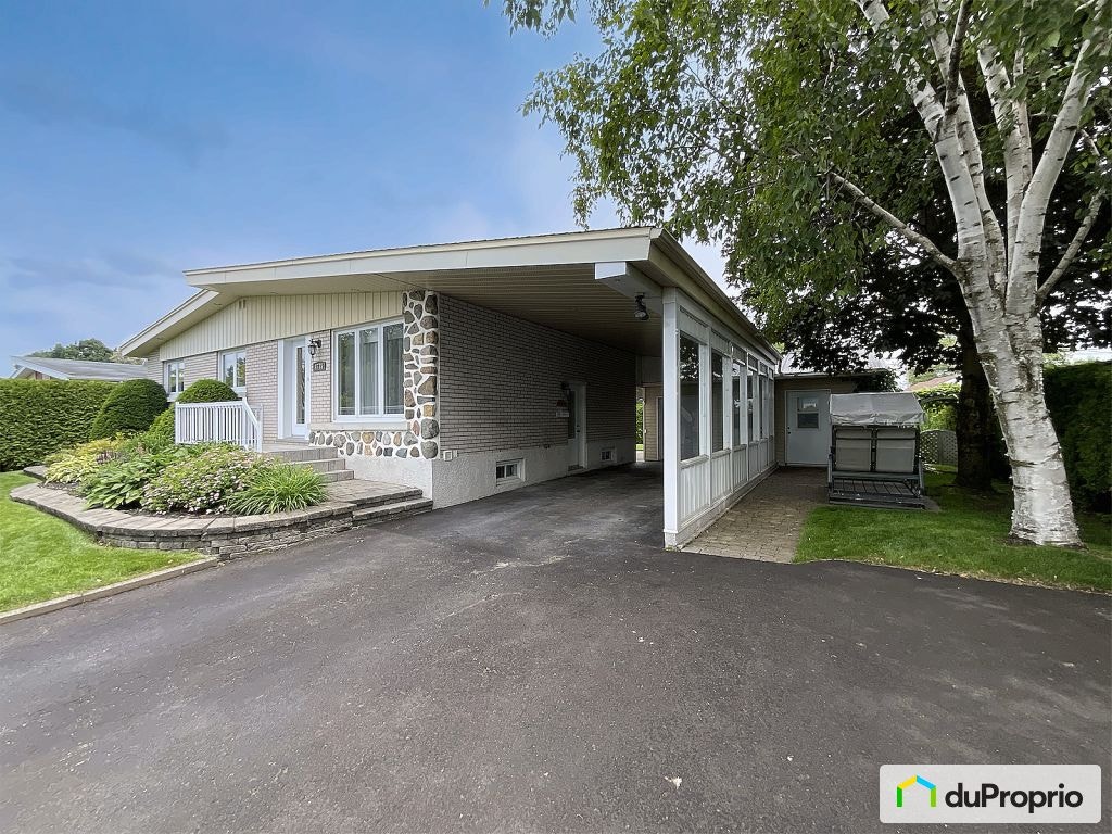 $499,000 - Bungalow for sale in St-Hyacinthe (Ste-Rosalie) — photo 2