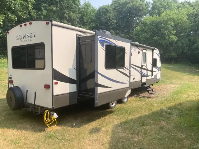 2015 CROSSROADS SUNSET TRAIL RESERVE 30RE (FINANCING AVAILABLE) in Travel Trailers & Campers in Strathcona County - Image 6