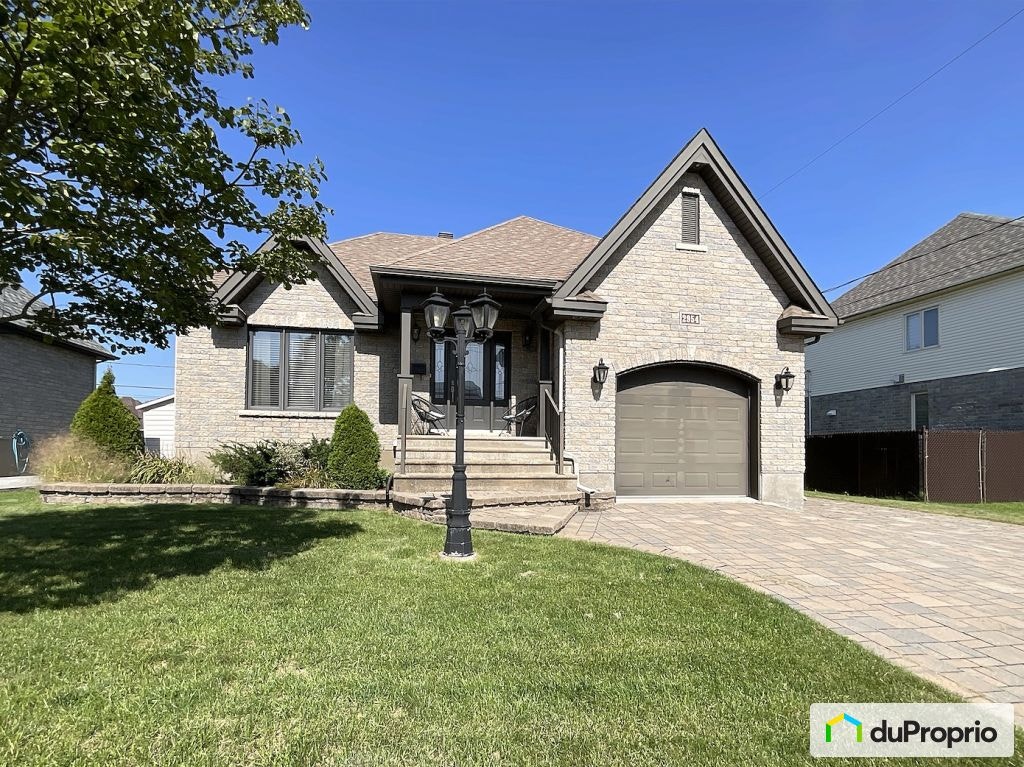 $859,000 - Bungalow for sale in Longueuil (St-Hubert) — photo 3