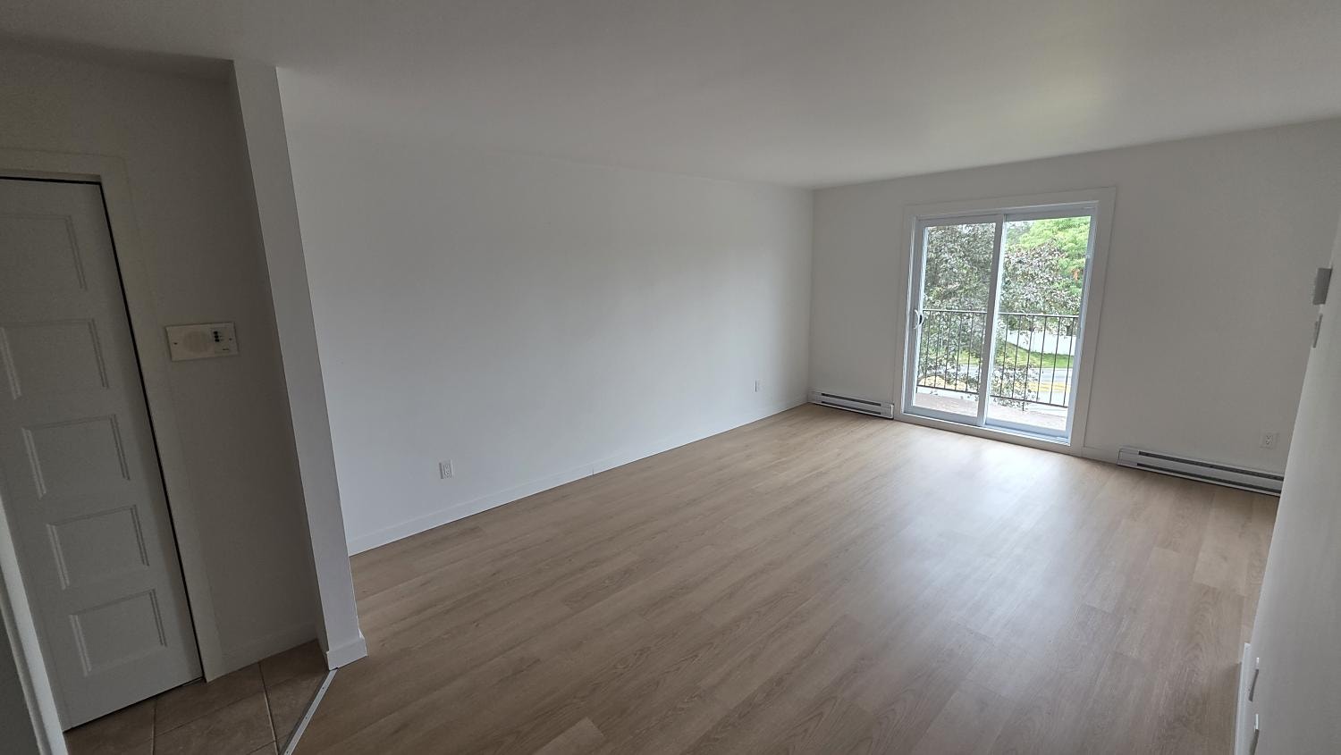 4 1/2 rénové à louer St-Julie — photo 2