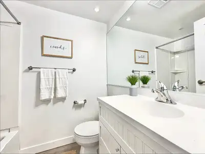 This quiet little 3-storey walk up in Transcona is located at 800 Roanoke Street. These spacious sui...