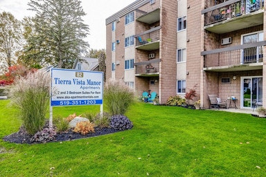 2 Bedroom Apartment Apartment for Rent - 82 Delaware Ave 2