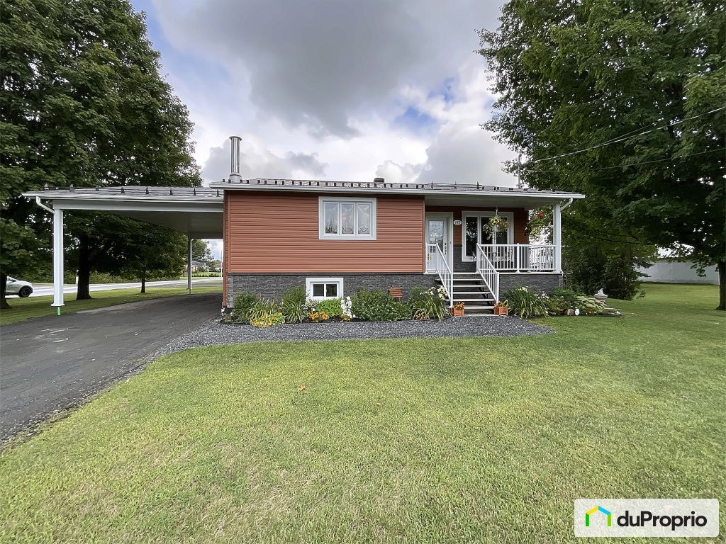 $595,000 - Bungalow for sale in Ste-Brigitte-Des-Saults — photo 1
