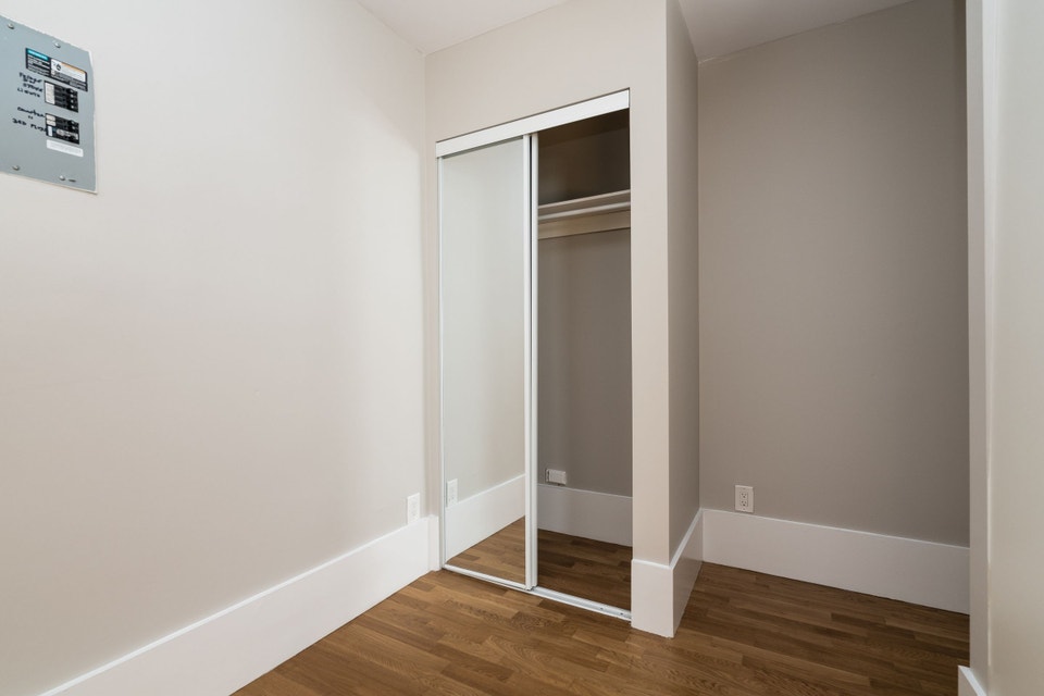 renovated bachelor, Church and Wellesley - ID 69 5