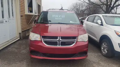6 Cylinder Engine, Automatic Transmission, Red in Colour, STO N GO, 3 ROW SEATS, 7 PASSENGER SEATING...