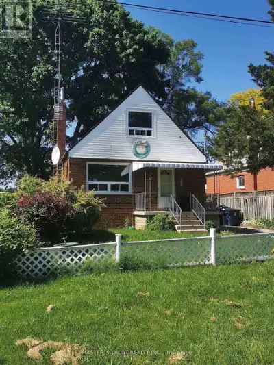 For both long-term or short-term. This Lovely Family Home Has 7 Bedrooms And 3 Baths As Well As 2 Ki...