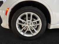 7 Seats | Remote Start | Sunroof | All Wheel Drive | Heated Seats | Experience the perfect fusion of... (image 8)
