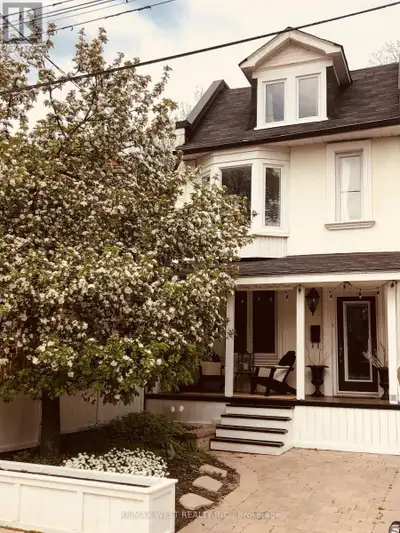 99 WAVERLEY ROAD Toronto (The Beaches), Ontario