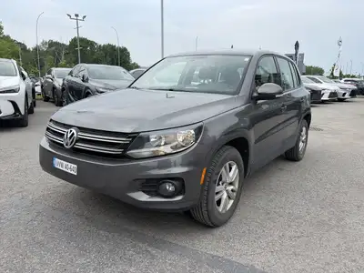 La Volkswagen Tiguan 2014 est un VUS compact polyvalent qui offre un excellent équilibre entre perfo...