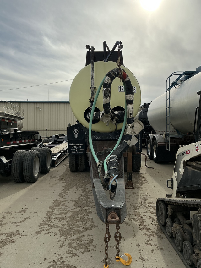 Tank Trailer in Heavy Equipment in St. Albert - Image 2
