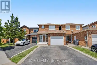 Welcome to 68 Tulip Dr, a beautifully maintained linked townhouse in a prime Brampton location. Conn...