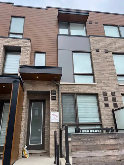 Upper- 106 Green Gardens Boulevard