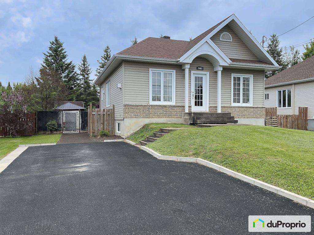 $490,000 - Bungalow for sale in Val-Belair — photo 1