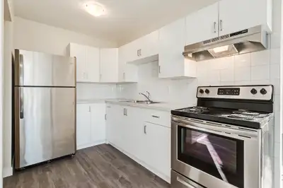 Apartments with In Suite Laundry - Poplar Grove - Townhome for R