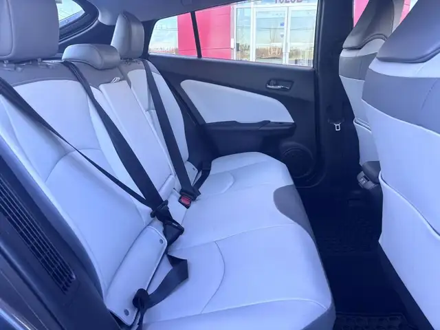 2020 Toyota Prius Prime Upgrade in Cars & Trucks in Comox / Courtenay / Cumberland - Image 12