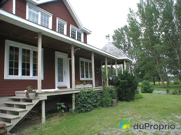 $2,115,000 - Acreage / Hobby Farm / Ranch in St-Simon-De-Bagot — photo 2