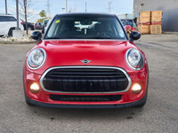 Come see this capable 2019 MINI 5 Door Cooper | Sunroof | Backup Cam | Adaptive Cruise | Heated Seat... (image 7)