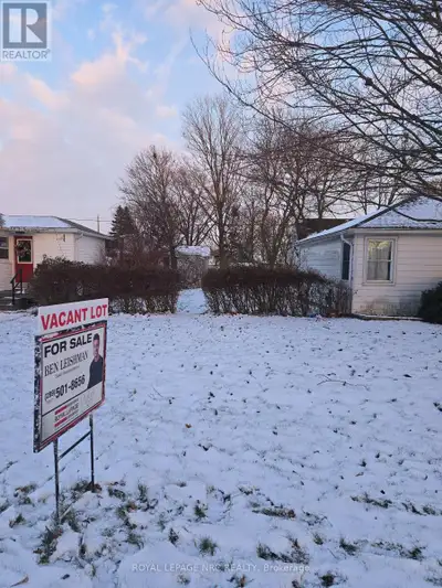 Fantastic West side Port Colborne. Close to Lake and all amenities. Just 30' wide but you will have...