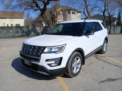 Low Low Mileage on this All Wheel Drive 2017 Ford Explorer, Just 75,000 Km’s, 7 passenger, Remote st...