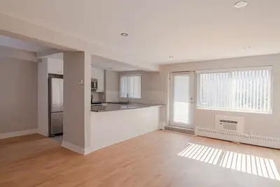 modern two-bed apartment on Drummond near Peel metro - ID 1132