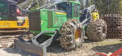 Only 1,200 hours, 35.5-32 tires and chains, Wabesto, joystick control, 117'' blade, purchased new la...