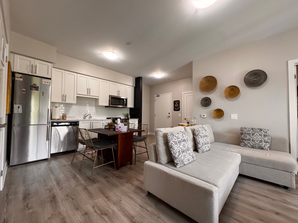 Charming 2 Bedroom Condo in Kitchener! (Unit 338) 5