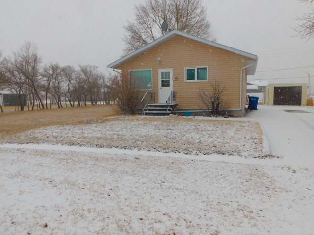 16 H Ave, Willow Bunch in Houses for Sale in Moose Jaw