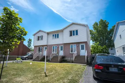 Maison de ville à louer 3 chambres + sous-sol | Ville de Richelieu | 1699$/mois Disponible 1er octob...