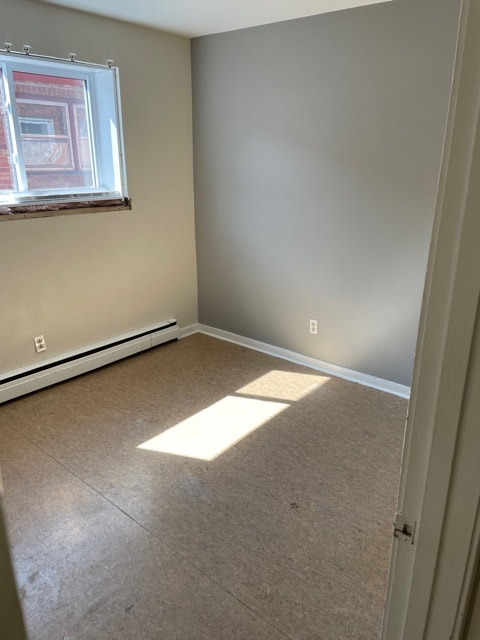 533 Sherbrook - 1 BR - Available NOW! 5