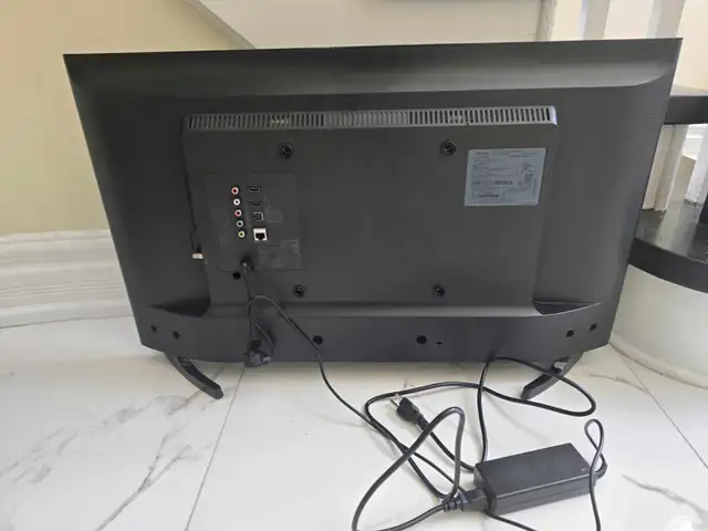 3TV's Samsung Smart 32"/27" LED,  Toshiba 32" LED PLEASE-READ in TVs in City of Toronto - Image 3