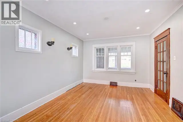 147 COURTLAND Avenue E Kitchener, Ontario in Houses for Sale in Kitchener / Waterloo - Image 10