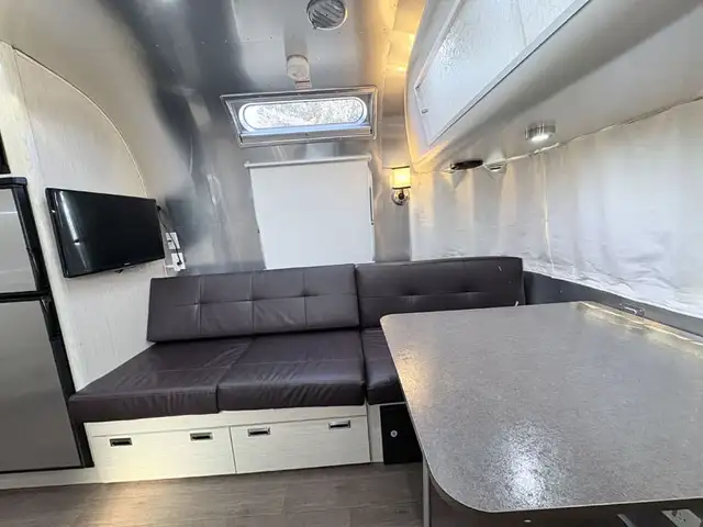 2019 Airstream 25RB in Travel Trailers & Campers in Penticton - Image 12