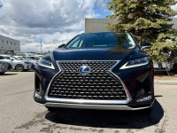 The RX 450h Executive is defined by its "creamy" ride quality and meticulously crafted interior. For... (image 3)