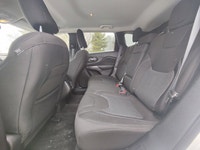 This Jeep Cherokee Sport 4x4 delivers a Regular Unleaded I-4 2.4 L/144 engine powering this Automati... (image 6)