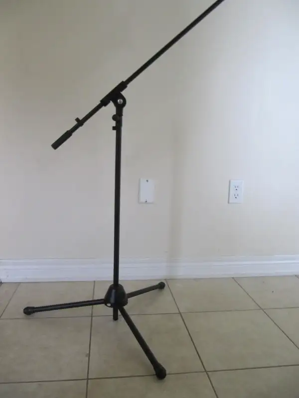 microphone stand, can carry 2 mics. Brand new in Other in Markham / York Region - Image 2