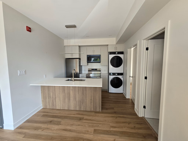 51 Jolliet Ave, #1: Bachelor Apartment (East Ottawa) in Long Term Rentals in Ottawa - Image 2