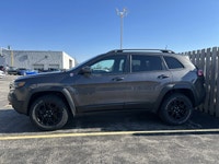 Adventure calls, and this 2021 Jeep Cherokee Trailhawk Elite is ready to answer. Engineered for thri... (image 4)
