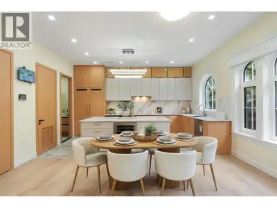 Luxury Net Zero duplex in prestigious Point Grey! This high-performance home offers exceptional ener...