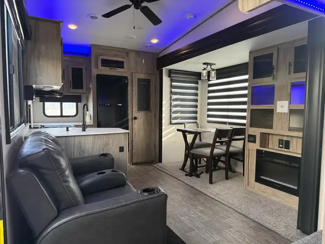 2022 Forest River ARCTIC WOLF 261 RK in Travel Trailers & Campers in St. Albert - Image 40