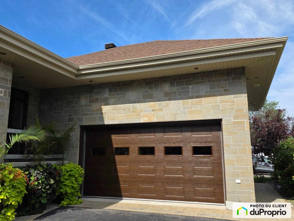 $915,000 - Bungalow for sale in Jonquière (Arvida) — photo 3