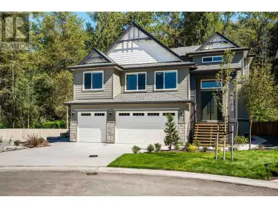 Welcome to Emerald Ridge by Noura Homes, an exclusive collection of estate residences in Maple Ridge...