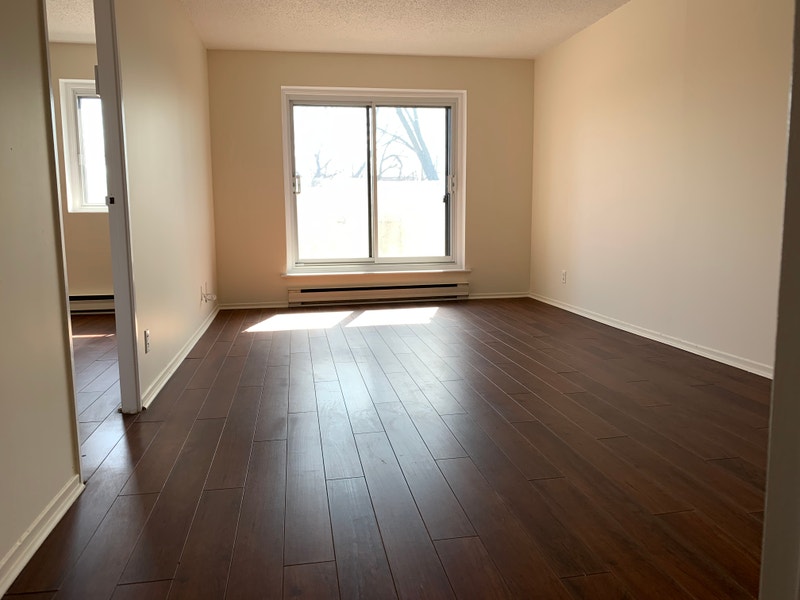 3.5, 3 1/2 à louer, for rent, ville Saint Laurent, Stlaurent